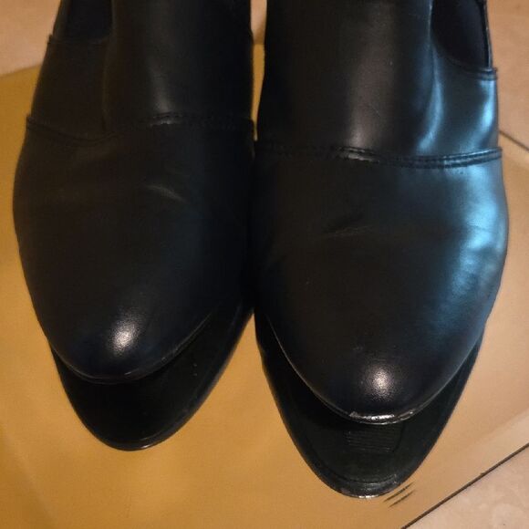 Elegant Black Ankle Booties - Picture 8 of 9